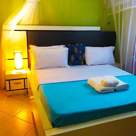 Airport Unique Hotel Entebbe Eksteriør bilde