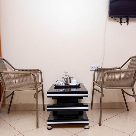 Airport Unique Hotel Entebbe Eksteriør bilde