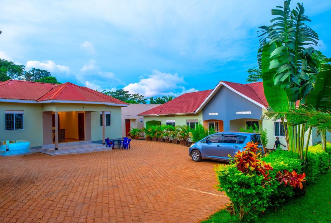 Airport Unique Hotel Entebbe Eksteriør bilde