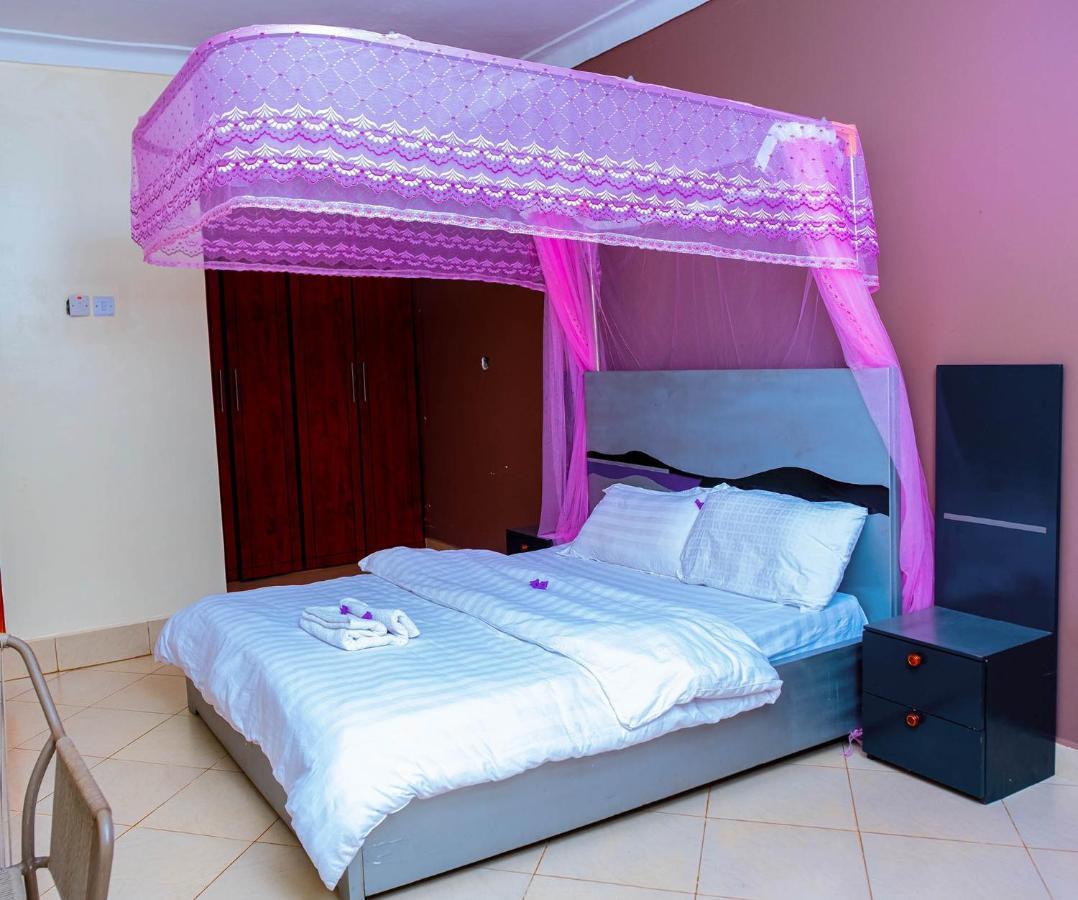 Airport Unique Hotel Entebbe Eksteriør bilde