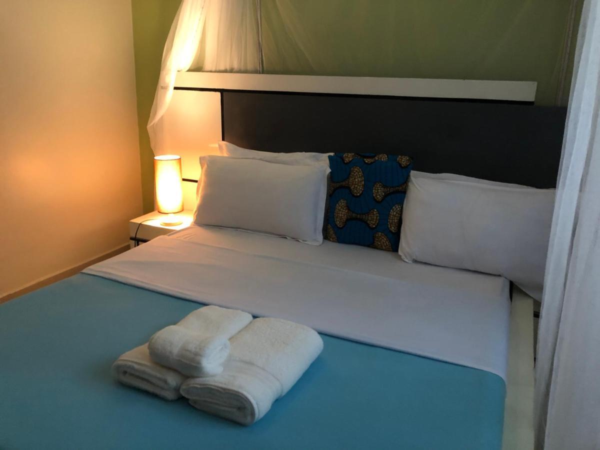 Airport Unique Hotel Entebbe Eksteriør bilde