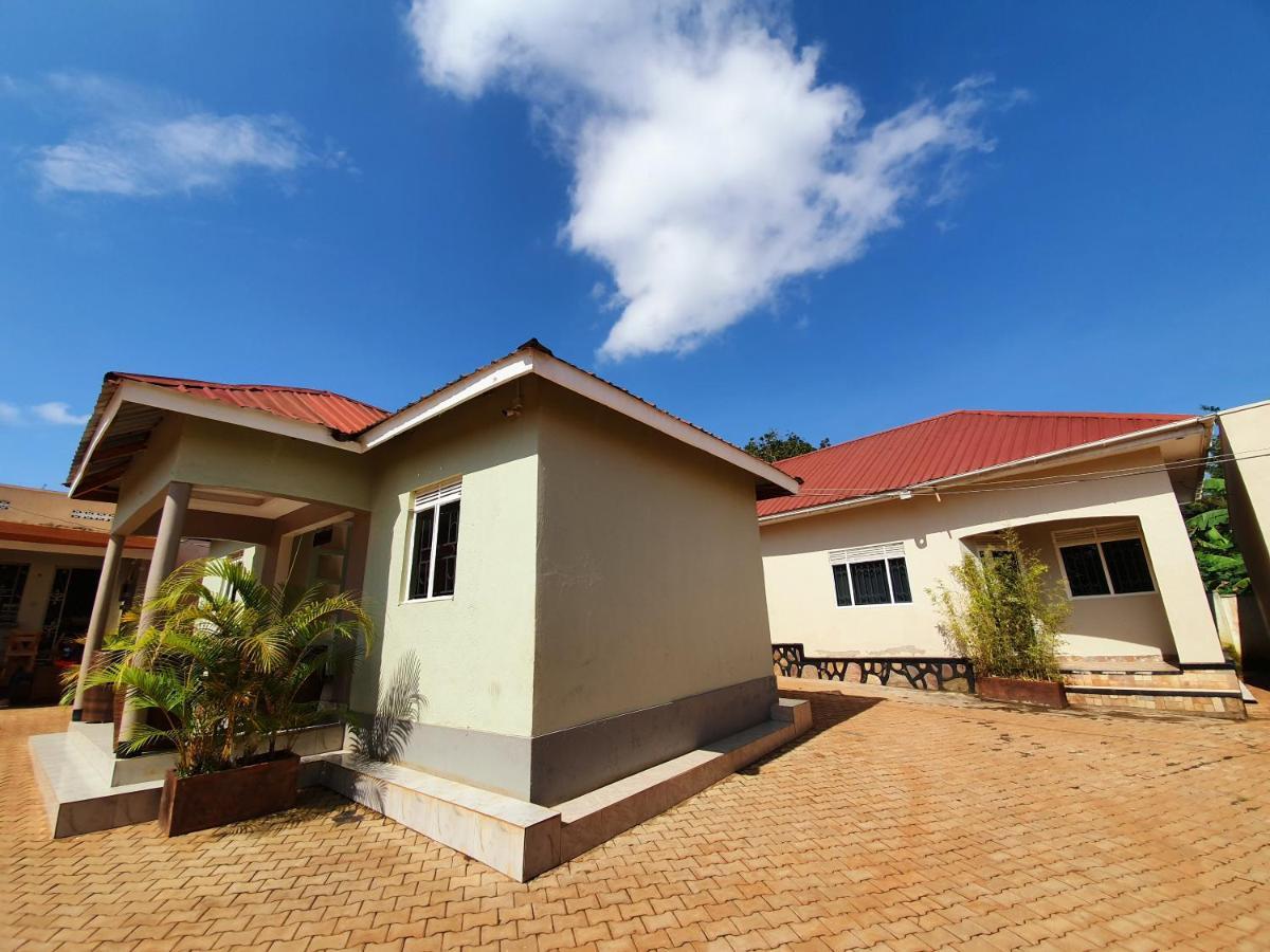 Airport Unique Hotel Entebbe Eksteriør bilde