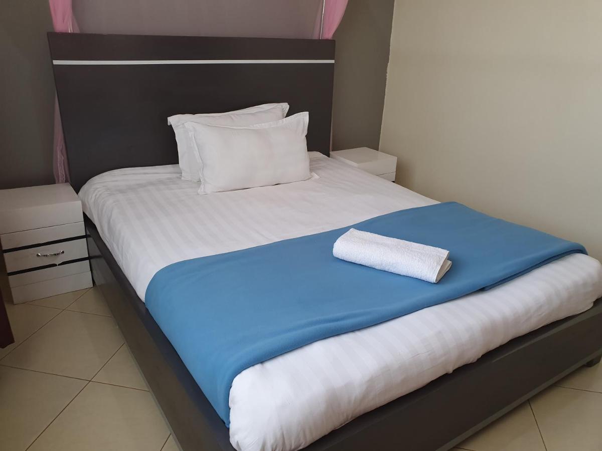 Airport Unique Hotel Entebbe Eksteriør bilde
