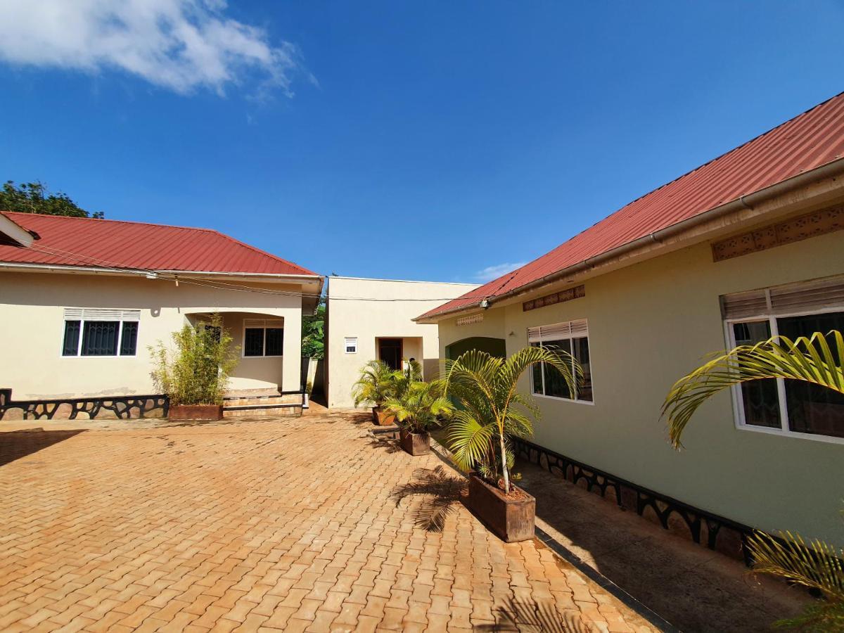 Airport Unique Hotel Entebbe Eksteriør bilde