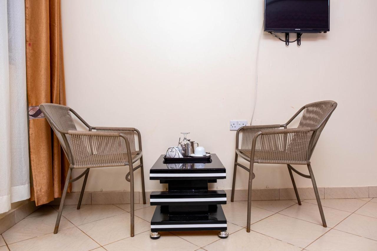 Airport Unique Hotel Entebbe Eksteriør bilde
