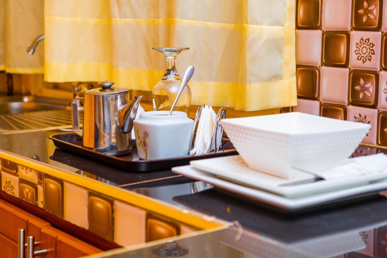 Airport Unique Hotel Entebbe Eksteriør bilde
