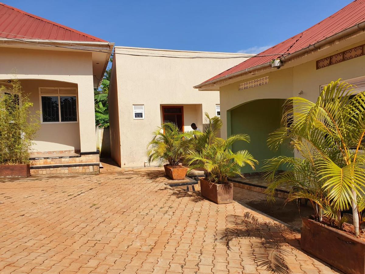 Airport Unique Hotel Entebbe Eksteriør bilde